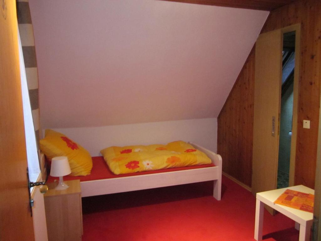 Hotel Gastehaus Am Fels Altenahr Zimmer foto